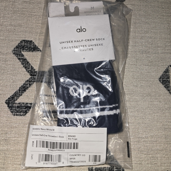 ALO Yoga Unisex Half-Crew Throwback Sock Navy Blue Athletic $34 Limited - Picture 4 of 8